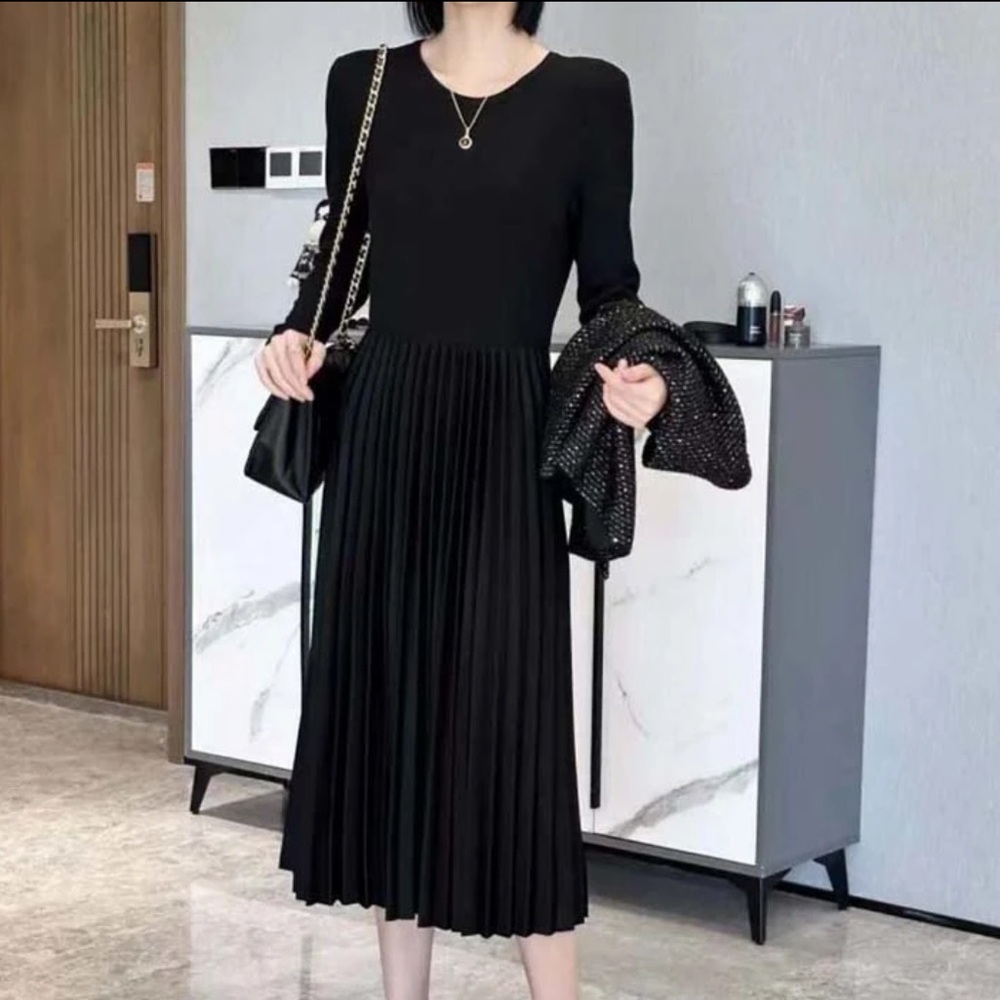 Black long sleeve dress
